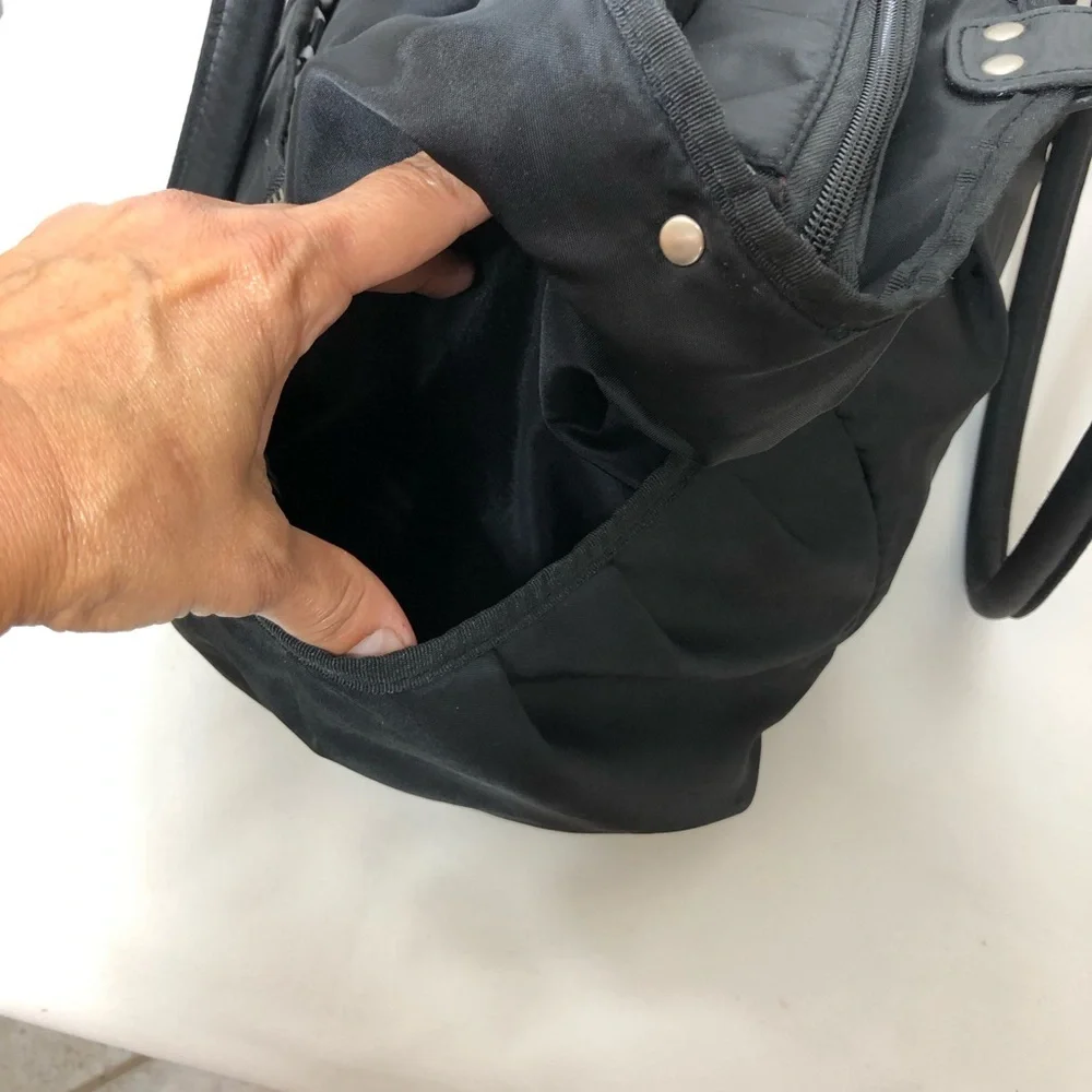 Carter's Nylon Black Multi Pocket Large Size Shoulder Diaper Bag & Changing Pad - Picture 6 of 16